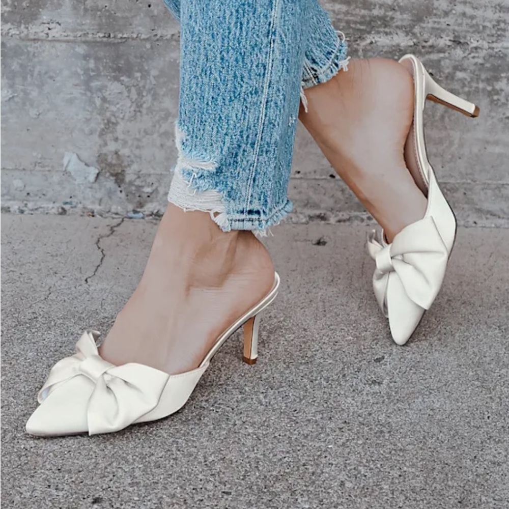Lulu's Cream Heels with Bow Detail